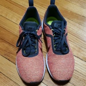 Nike Lunarestoa Running Shoe